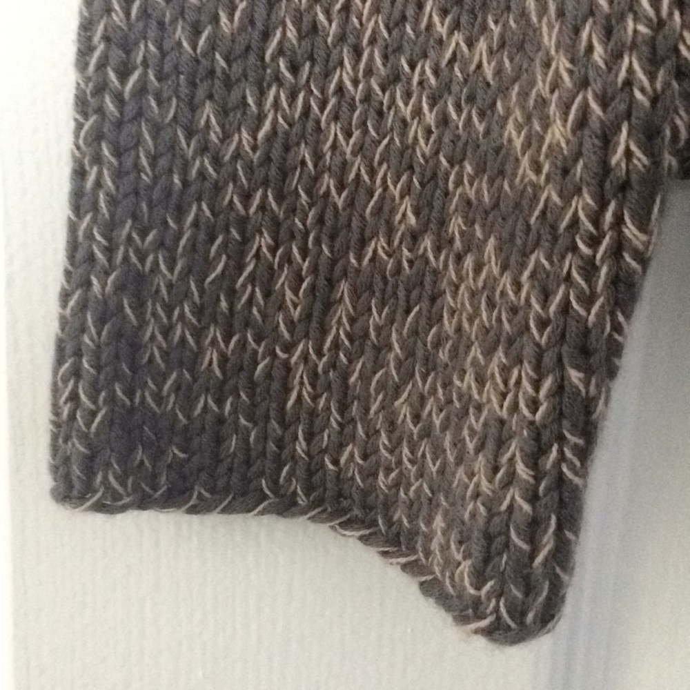sweater - Picture 3 of 3
